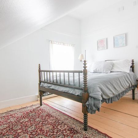 Honeysuckle Suite Apartment In Downtown Rockland ภายนอก รูปภาพ