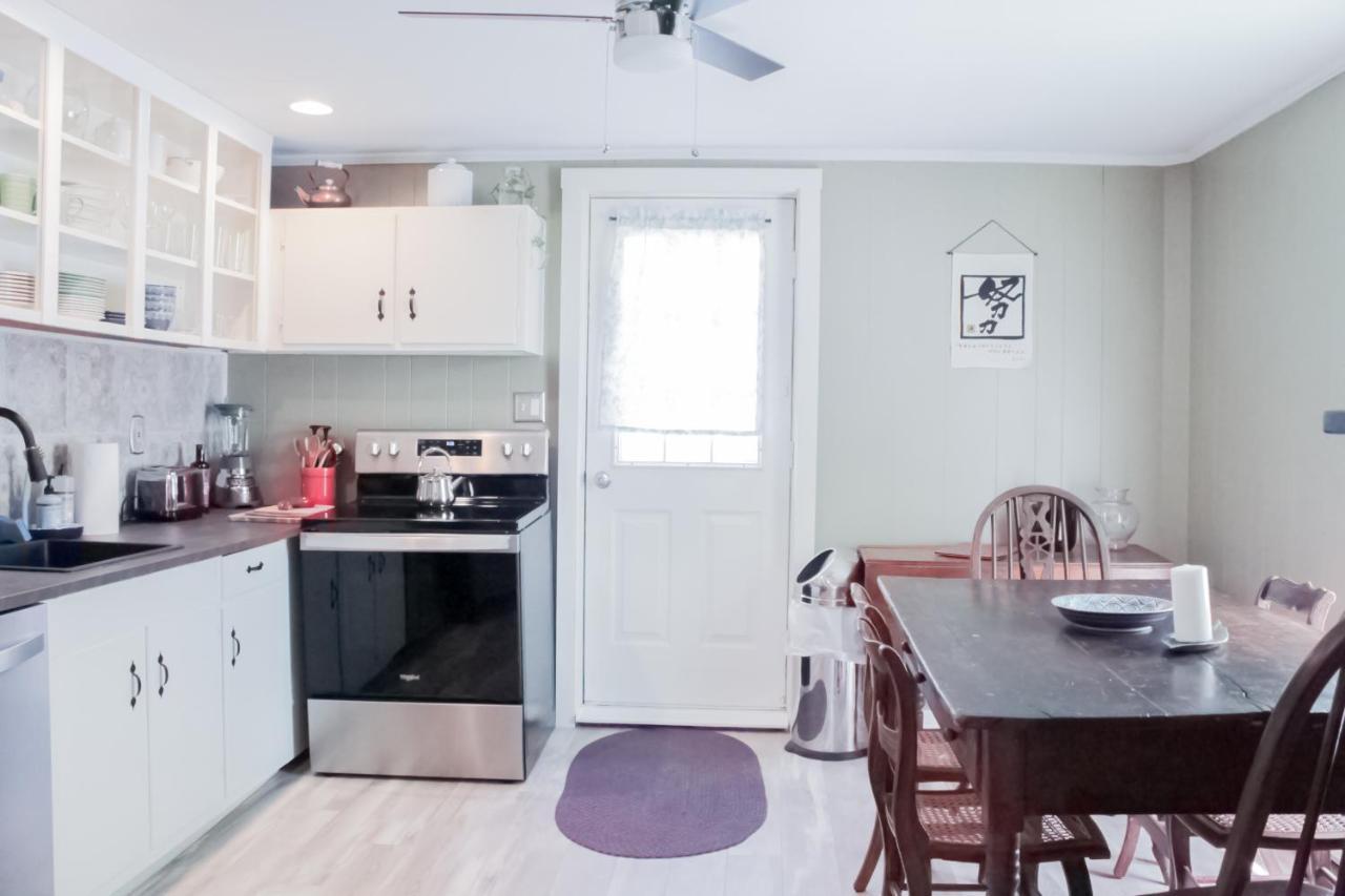 Honeysuckle Suite Apartment In Downtown Rockland ภายนอก รูปภาพ