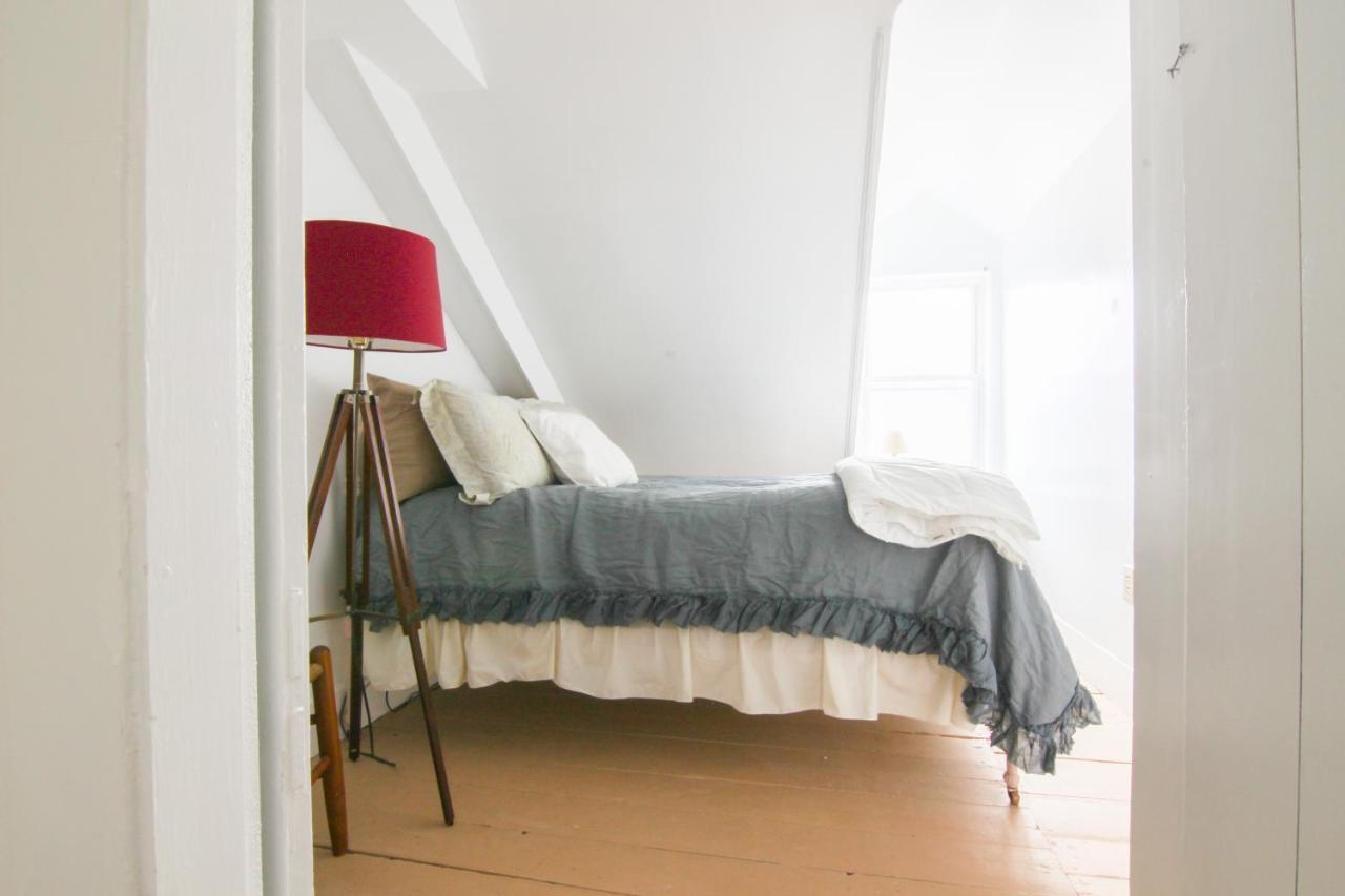 Honeysuckle Suite Apartment In Downtown Rockland ภายนอก รูปภาพ