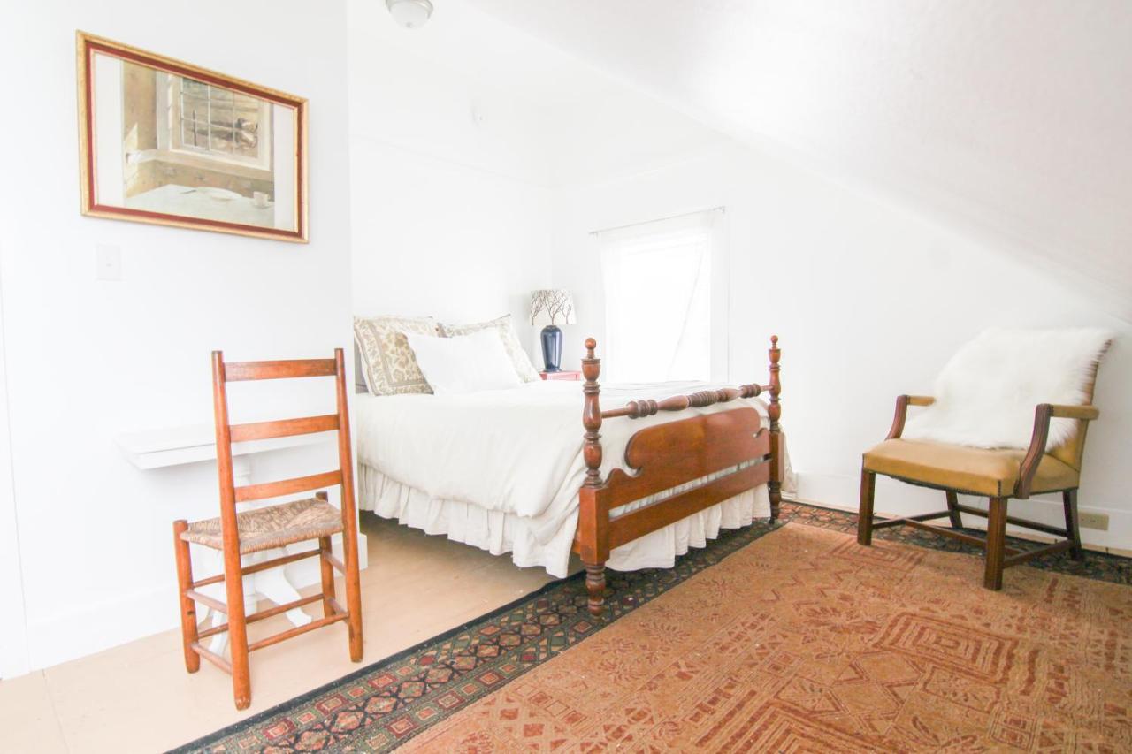 Honeysuckle Suite Apartment In Downtown Rockland ภายนอก รูปภาพ